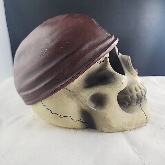 Disney Pirates of the Caribbean Skull Head Treasure Chest Halloween Decor Toy - Picture 2 of 9